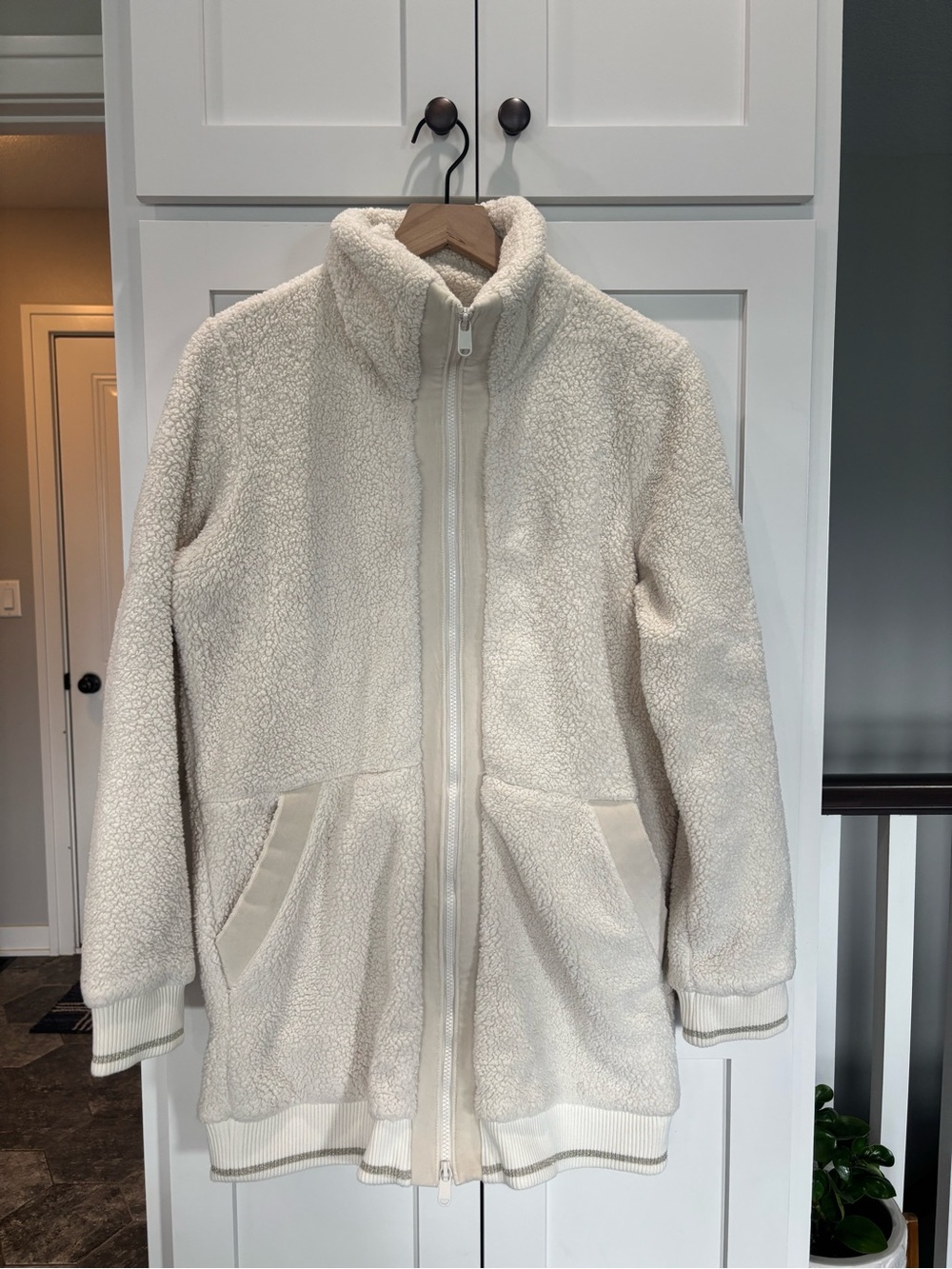 Athleta Cream Sherpa Zip Mid Length Hoodie Jacket